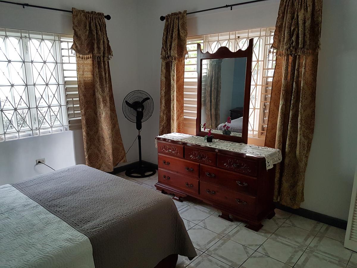 Jus4U-1 The Home Away From Home Villa Ocho Ríos Extérieur photo