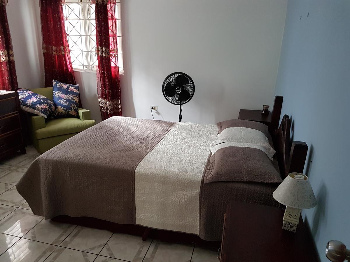 Jus4U-1 The Home Away From Home Villa Ocho Ríos Extérieur photo